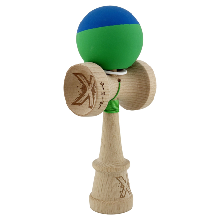 Kendama - Kendama X Originala, Profesionala, Flippy, Rubber Grip, Cupe Mari KING SIZE V3, Gaura in Baza, Rulment Metalic, din lemn 18 cm, Ata 62/65 cm, Bicolor Albastru/Verde