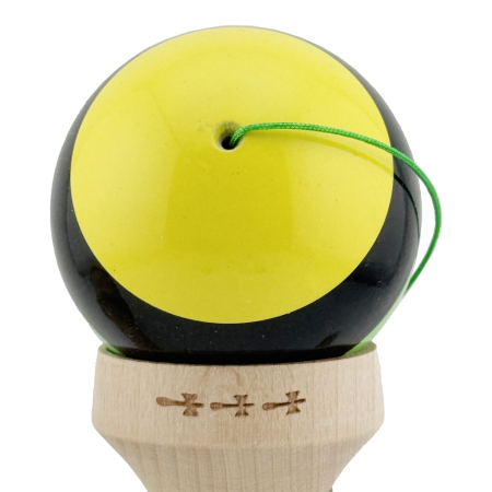 Kendama X Originala, Profesionala, Flippy, Super Sticky cu Cupe Mari KING SIZE V3, Gaura in Baza, Rulment Metalic, din lemn 18 cm, Ata 62/65 cm, Galben/Negru/Verde [9]