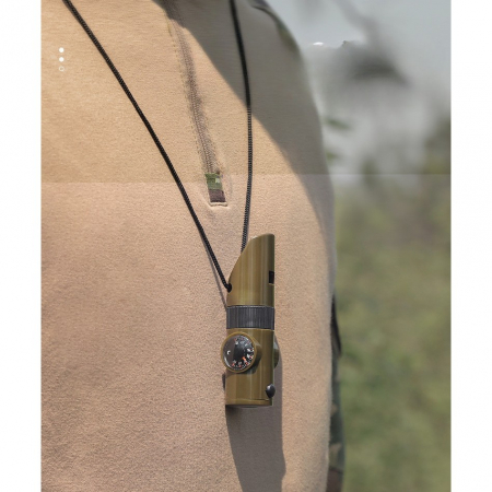 Lichidare Kit supravieturie Flippy, Fluier multifunctional 7 in 1, pentru drumetii, hiking, lupa, fluier, termometru, depozitare pastile, busola, din material ABS, cu snur, 9,7 x 2,8 cm, verde [1]