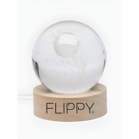 Lampa LED Decorativa, Flippy, cu Bila de Cristal cu Diametru 6cm, Model Astronaut pe Scara catre Luna 3D, Alimentare USB, Suport din Lemn, Lumina Alb Cald [4]