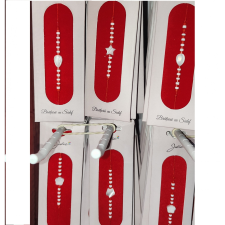 Martisor Bratara cu Sidef, Snur Rosu Reglabil, Margele Albe si Rosii, Pandantiv din Scoica, Modele de Sezon [1]
