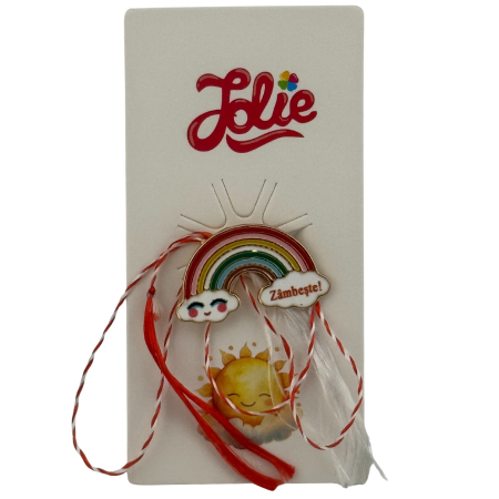 Martisor Insigna Copii - Martisor pentru copii, Jolie, Material Metal, Ambalaj Carton cu Design, Dimensiune Brosa Aproximativ 2x2 cm, Multicolor, cu Mesaj, Model Curcubeu si Norisori
