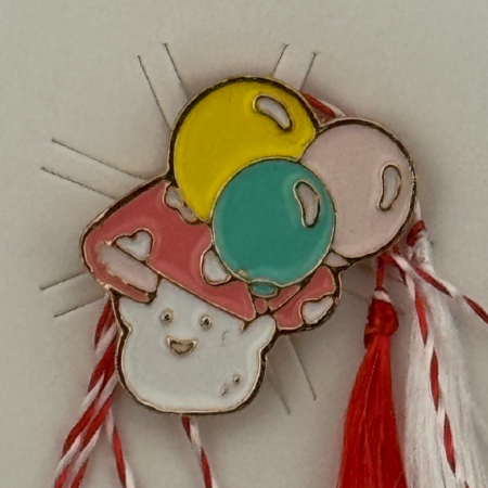 Martisor pentru copii, Jolie, Material Metal, Ambalaj Carton cu Design, Dimensiune Brosa Aproximativ 2x2 cm, Multicolor, Model Ciuperca si Baloane [1]