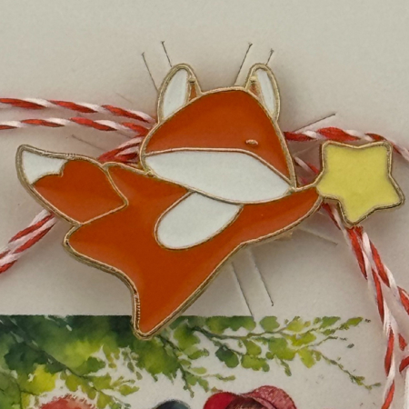 Martisor pentru copii, Jolie, Material Metal, Ambalaj Carton cu Design, Dimensiune Brosa Aproximativ 2x2 cm, Multicolor, Model Vulpe [1]