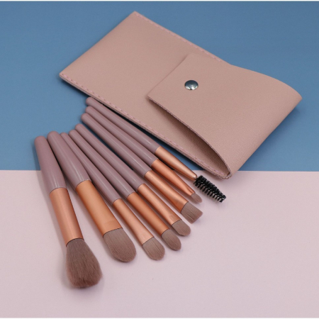 Mini Set Portabil 8 Pensule pentru Machiaj Flippy, Super Soft, Makeup Profesional/Incepatori, Maner Ergonomic, Gentuta Depozitare Inclusa, Maro [4]