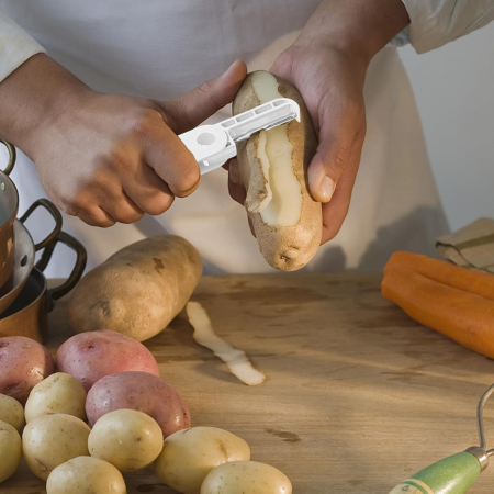 Peeler pentru Legume si Fructe, Flippy, 3.6 x 9.1 cm, Multifunctional, Curatator Pliabil, din ABS si Otel Inoxidabil, Alb [4]