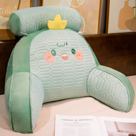 Blackfriday 2025 - Lichidare de stoc Perna Multifunctionala, Flippy, Spatar pentru Pat, Protectie Lombara, Marime Medie, 60 x 40 cm, din Latex, Model Dinozaur, Verde