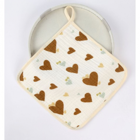 Jucarii, Copii & Bebe - Prosop Absorbant, Flippy, din Bumbac, 25 x 25 cm, Model Inimioare, cu Agatatoare, Maro