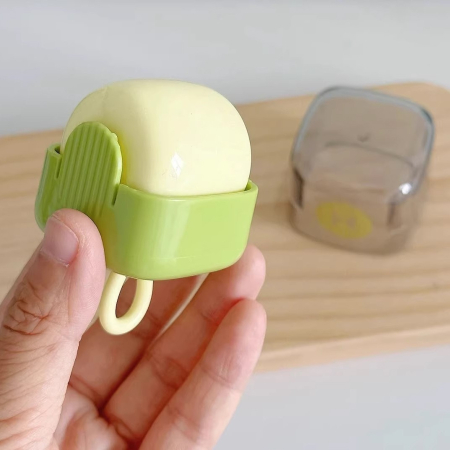 Rola pentru scame, Flippy, Indreptator de Scame Laviabila, forma de Cub din plastic, Portabil si Dragut 6 x 4.3 x 4.3 cm, Verde Matcha [3]