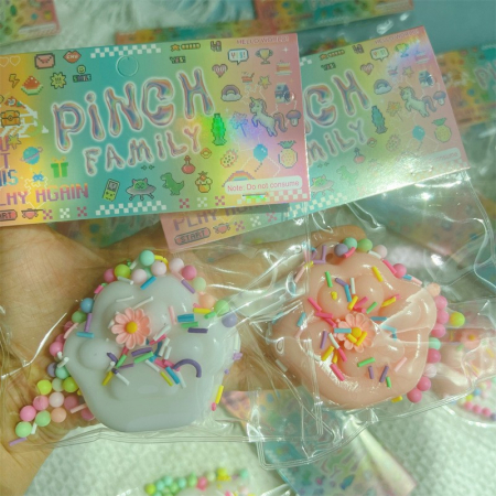 Set 12 Jucarii Antistres Squishy, Flippy, cu Revenire Lenta, Model Labuta de Pisica, 6x6 cm, 45g, Ambalaj Transparent, Alb+Roz [2]