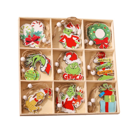 Sub 99 Lei - Set 18 Decoratiuni de Craciun din Lemn, Flippy, cu Snur pentru Agatare in Brad, Model Grinch, Diferite Dimensiuni, Multicolor