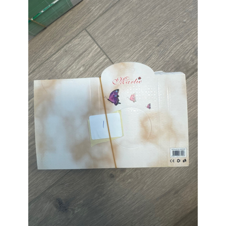 Ambalaje Martisor - Set 200 Bucati Ambalaj Brosa, Decupaj Rotund, Model Fluturi Alb-Crem