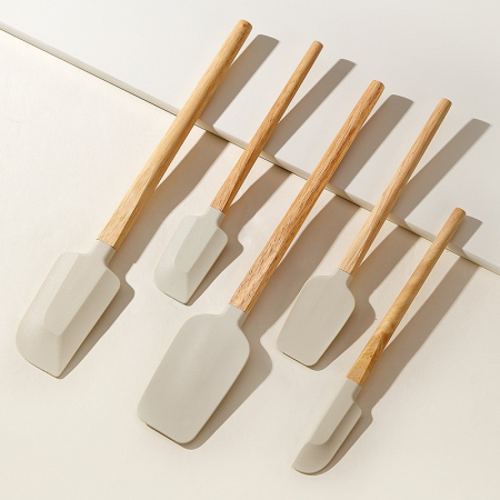 Bucatarie si electrocasnice - Set 5 Ustensile de Bucatarie, Flippy, din Silicon si Lemn, Spatule de Diferite Dimensiuni, Termorezistente, Antiaderente, Bej-Maro