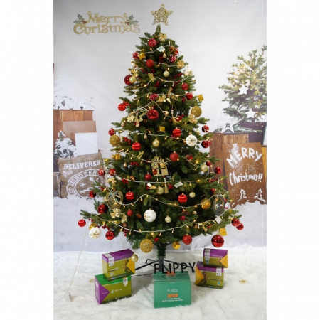 Set brad artificial de Craciun si elemente decorative, decorat cu conuri pin rosii, inaltime 210 cm, diametru 137 cm, 1172 ramuri, Flippy, verde, suport metalic inclus [1]