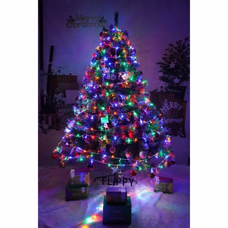 Set brad artificial de Craciun si elemente decorative, nins, decorat cu conuri pin, pentru interior/exterior, inaltime 210 cm, diametru 147 cm, 1150 ramuri, Flippy, verde, suport metalic inclus [1]