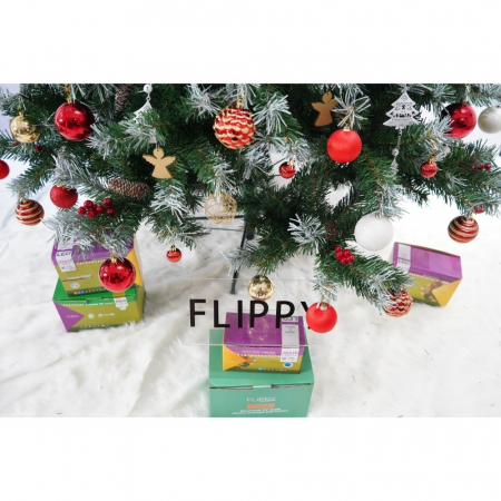 Set brad artificial de Craciun si elemente decorative, nins, decorat cu conuri pin, pentru interior/exterior, inaltime 210 cm, diametru 147 cm, 1150 ramuri, Flippy, verde, suport metalic inclus [3]