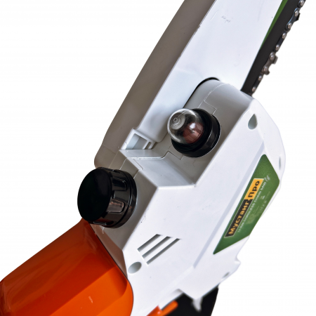 *Super oferta* Mini fierastrau Mustang, 2 acumulatori, 42 V, 8Ah, 3 lanturi, 2 lame, rezervor ulei, afisaj led, sistem ungere lant, lama 15 cm [4]