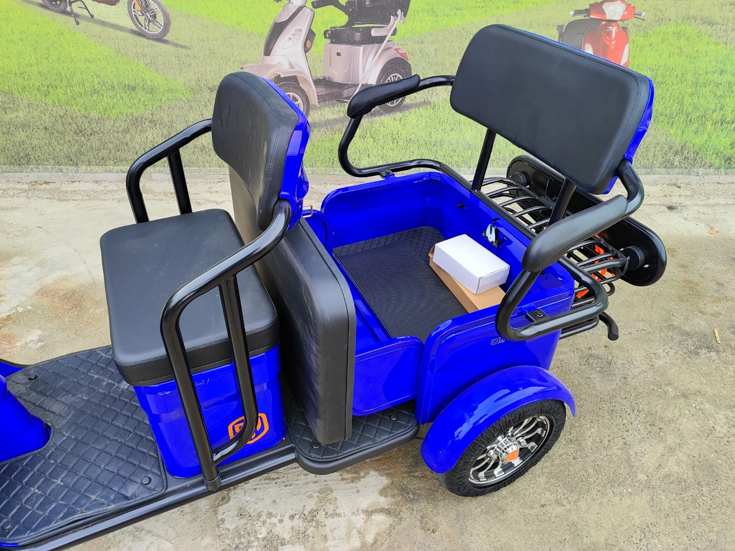 Tricicleta electrica AMR Eco Ride , 2 locuri, 25km/h fara permis, motor 2100w, 72v 20Ah [5]