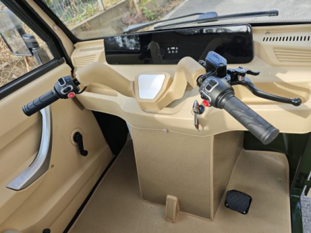 Tricicleta electrica Ektro KH01, fara permis cu cabina, Motor 2000W, Autonomie 70km, Acumulator 72V 52Ah, Greutate suportata pana la 774Kg [8]