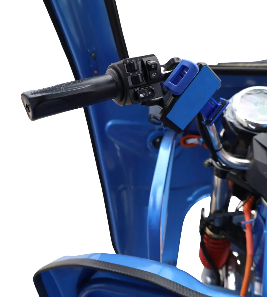 Triciclu electric AMR Dump cu cabina, basculabil la buton, 2000 W, 72V 58Ah , fara permis, autonomie 60 km [9]