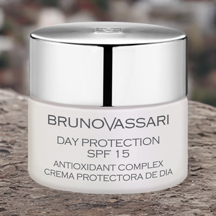 Crema de zi cu protectie solara, Day Protection SPF15, gama WHITE - 50 ml [3]