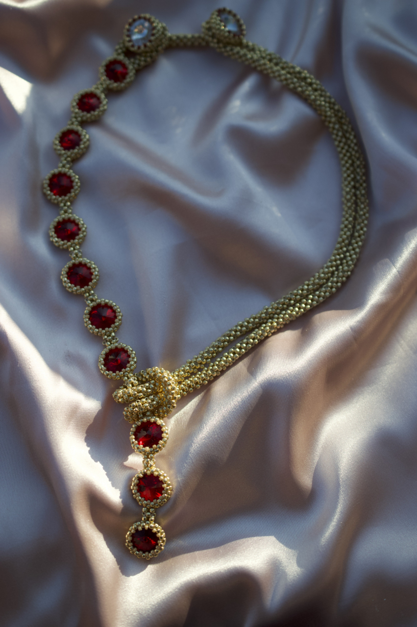 Colier cu Cristale - light siam [1]