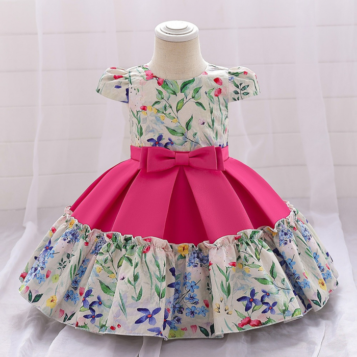 Comandă online rochița elegantă Floral Grace, cu imprimeu floral și fundiță roz adorabilă. Perfectă pentru serbări, nunți, botezuri. [1]