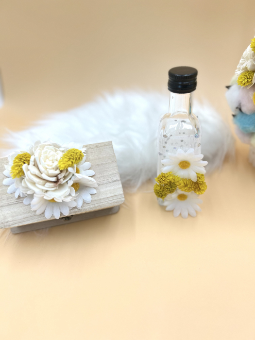 set-botez-unisex-lumanare-albinuta-flori-cutie-suvirta-sticluta-mir-handmade-romania [3]