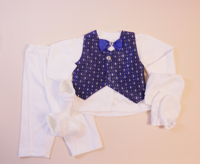 alt="Set nou-născut băieței – bluză albă cu papion, vestă, pantaloni, pantofiori, mănuși, căciuliță, cadou botez" [2]