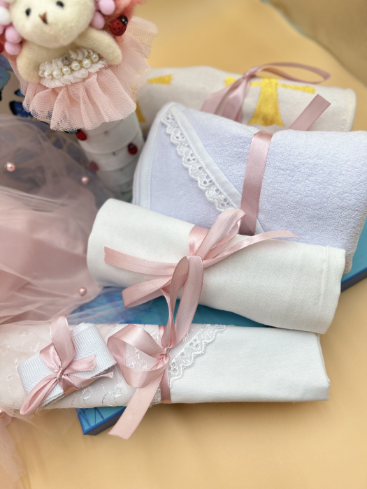 Trusou botez bebeluș cu cutie colorată – Set complet pentru ceremonie [4]