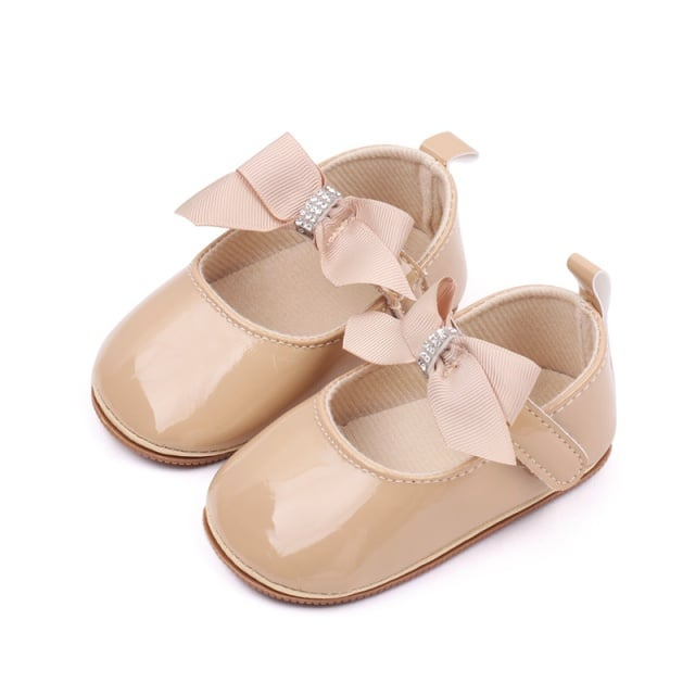 Pantofiori crem din lac cu fundita si strasuri [2]