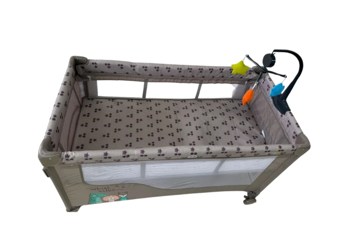 Patut bebelusi, L-Sun, cu laterala culisanta, pliabil, include masa de infasat, cu baldachin si jucarie carusel, Bej [6]