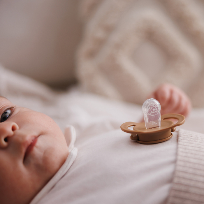 Set 2 Suzete simetrice din silicon 0-6 m, Babyono [3]