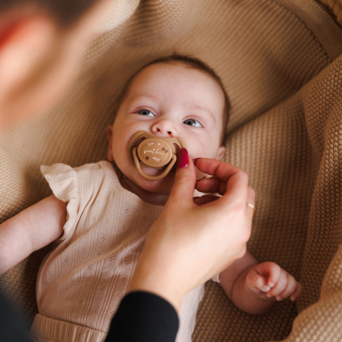 Set 2 Suzete simetrice din silicon 0-6 m, Babyono [5]