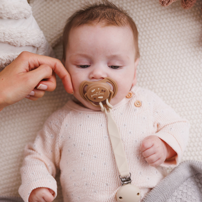 Set 2 Suzete simetrice din silicon 0-6 m, Babyono [9]