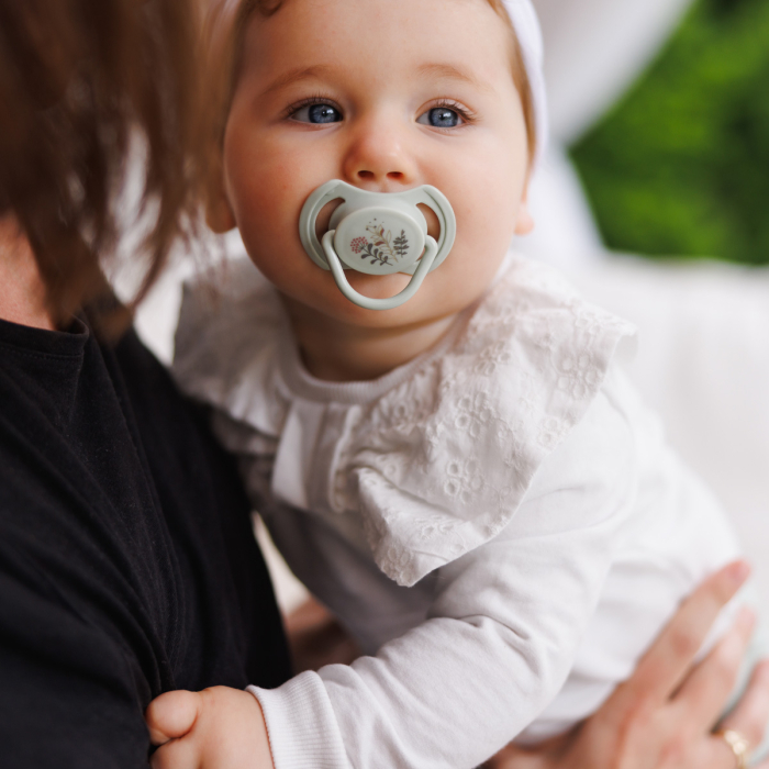 Set 2 Suzete simetrice din silicon 6-18 luni, Babyono [3]