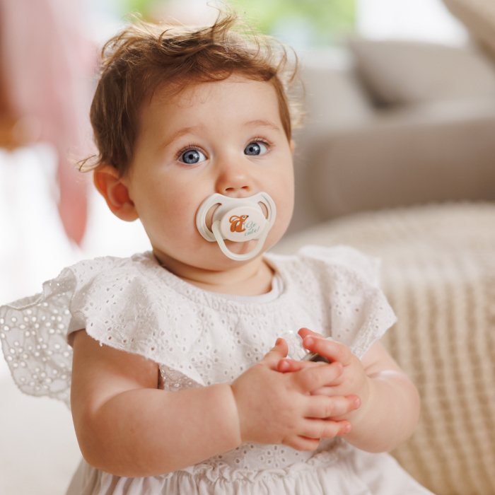 Set 2 Suzete simetrice din silicon 6-18 luni, Babyono [6]