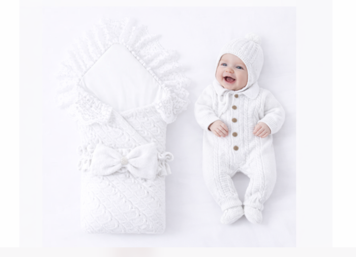 Set tricotat pentru bebeluși, Portbebe, salopetă, căciuliță și botoșei, Alb, 0–3 luni, Colectie Lux [2]
