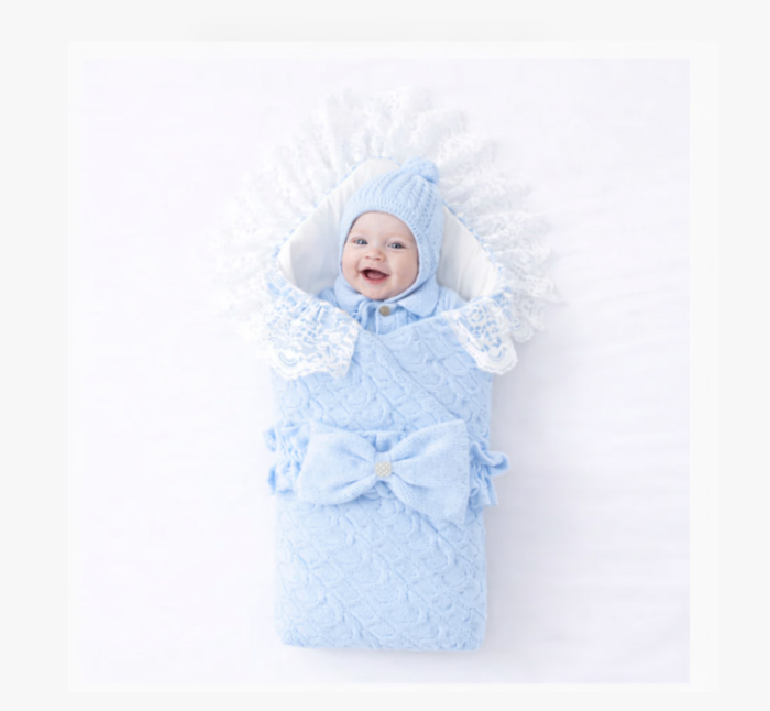 Set tricotat pentru bebeluși, Portbebe, salopetă, căciuliță și botoșei, Albastru, 0–3 luni, Colectie Lux [3]