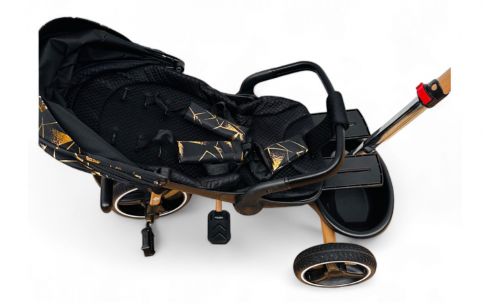 Tricicleta cu scaun reversibil Still, 6-36 luni, cu pozitie de somn, roata cauciuc, lumini si muzica, 8 luni-5 ani, Pliabila, Negru auriu [3]