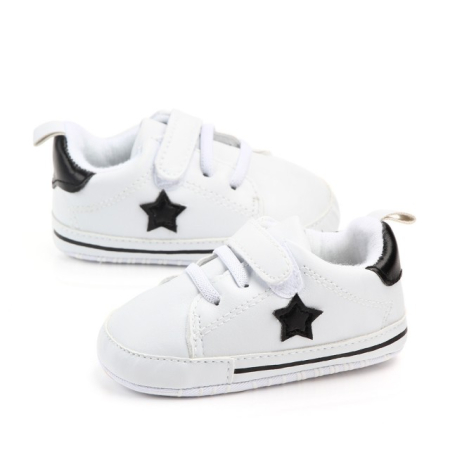 Baietei - Adidasi bebelusi ,albi cu steluta