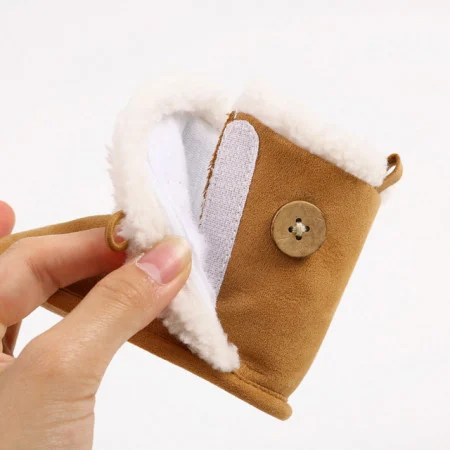 Cizmulite cu blanita si ciucurei, Rosii [1]