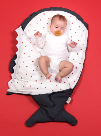 Sac de dormit bebelusi pentru primavara/toamna Baby Bites, Forma rechin, Bumbac/Poliester, 98 x 73 cm, Bleumarin [1]