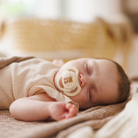 Set 2 Suzete simetrice din silicon 0-6 m, Babyono [6]