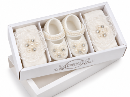 Incaltaminte botez - Set elegant pentru bebeluși cu pantofiori, dres și accesorii din dantelă – Caprice Baby Collection, inimioara