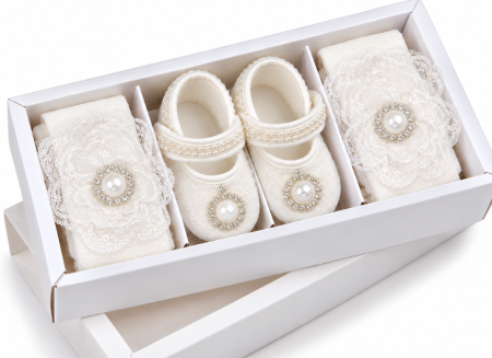 Incaltaminte botez - Set elegant pentru bebeluși cu pantofiori, dres și accesorii din dantelă – Caprice Baby Collection, Perla