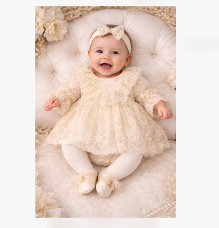 Rochite bebeluse - Rochiță elegantă, crem, cu dantelă. set complet 4 piese, Innocence