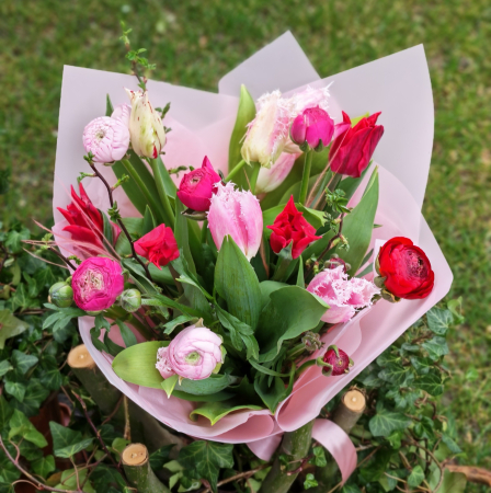 Ocazii - Buchet 13 lalele și 6 ranunculus