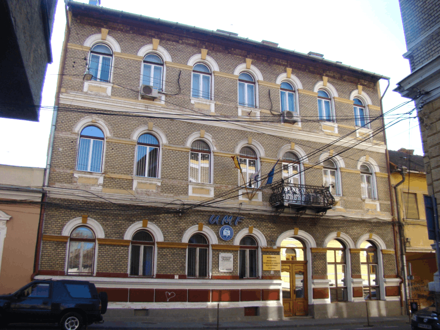 Ferestre din lemn pentru Universitatea de Medicină și Farmacie „Iuliu Hațieganu” Cluj-Napoca: proiect Bucin Mob cu 152 de ferestre