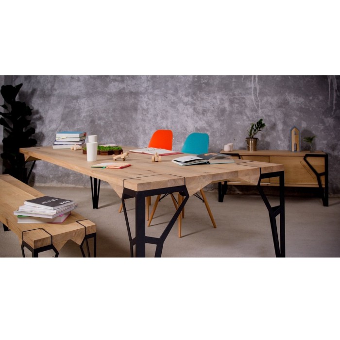 Bucin Mob LOW-POLY: The Table Where Friendship Feels Like Home [5]